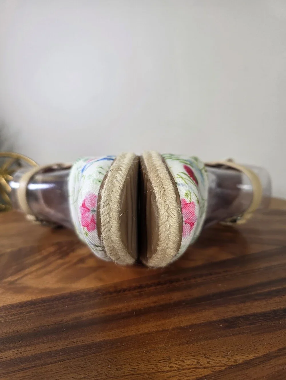 Baretraps Ocean Floral Closed Toe Espadrille Wedge Sandals Size 7 Like New